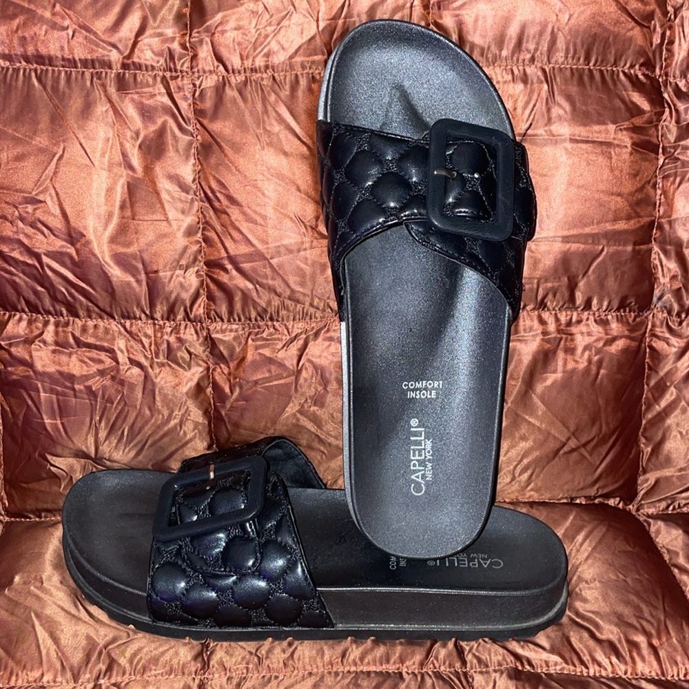 NWOT Capelli of New York Black Quilted Buckle Sandals.  Size 8. - Picture 3 of 5